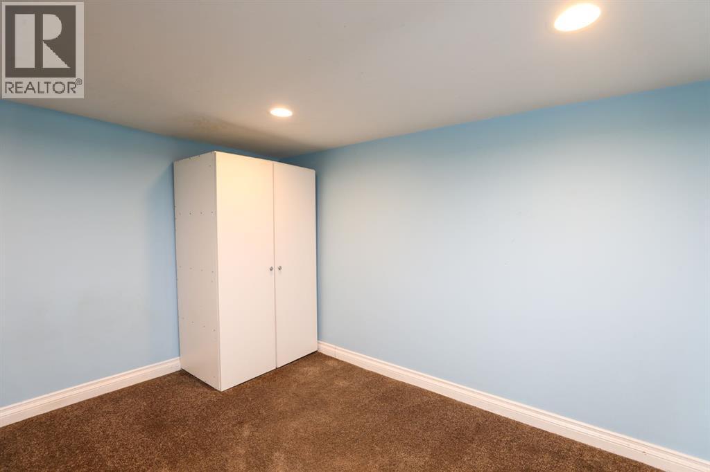 145 S 1 Street W photo 21