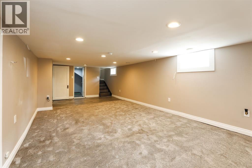 145 S 1 Street W photo 20