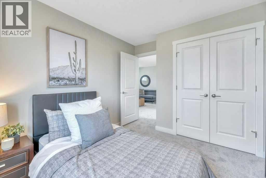 212 Edgefield Bay