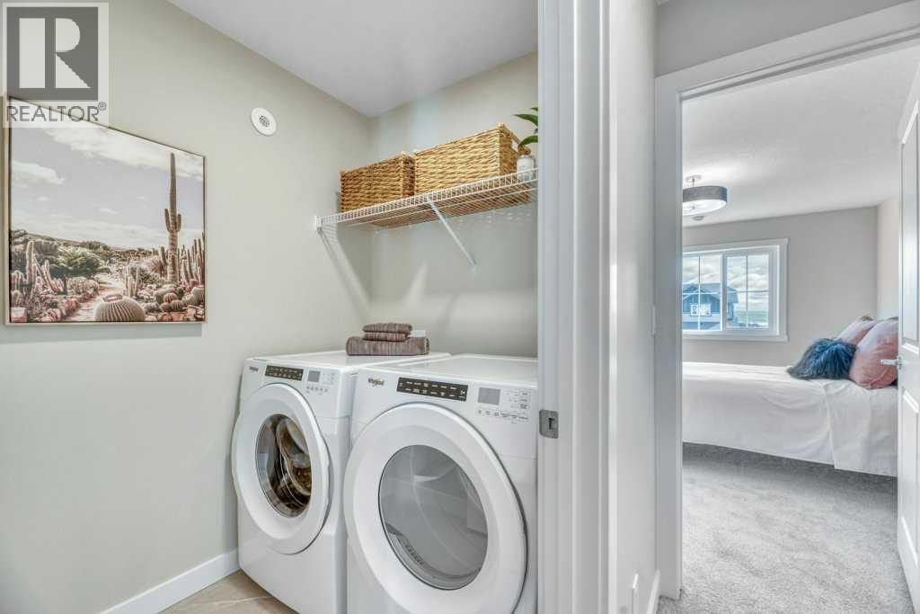 212 Edgefield Bay