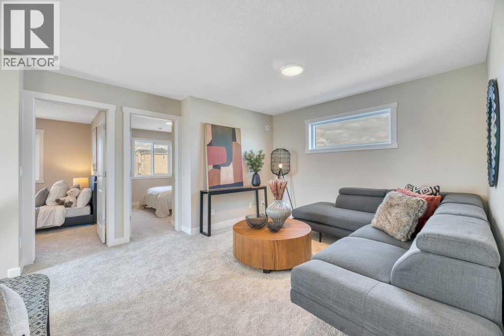212 Edgefield Bay