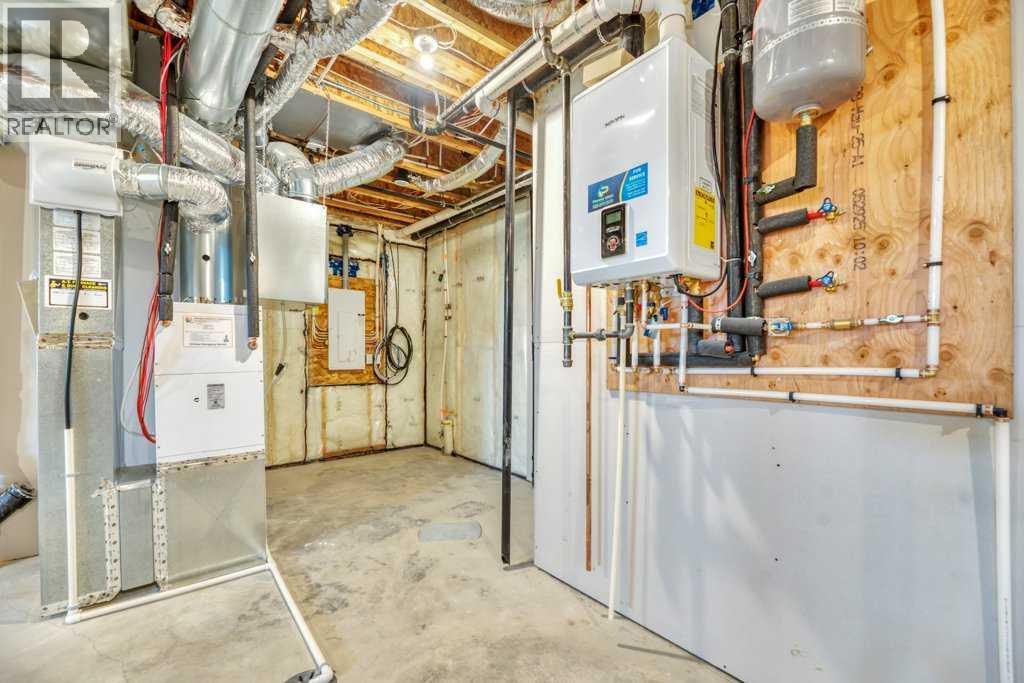 212 Edgefield Bay