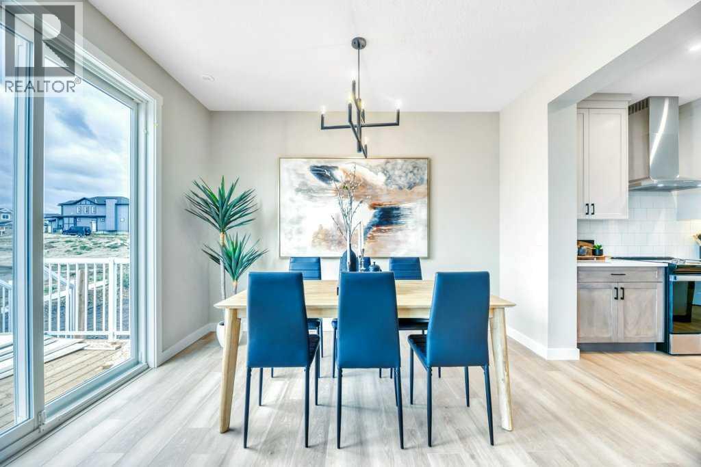 212 Edgefield Bay