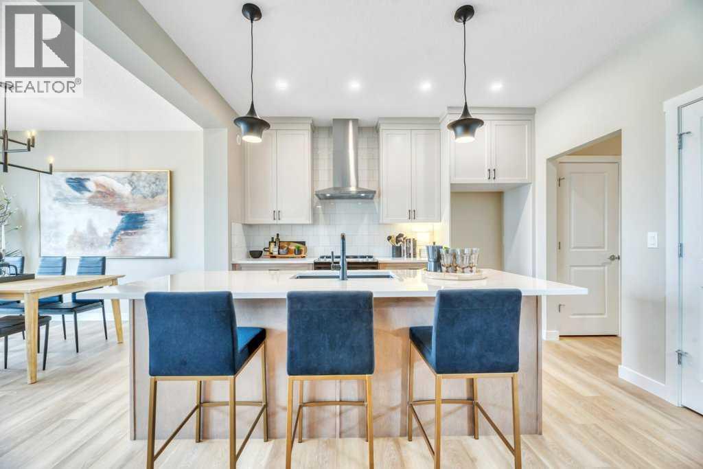 212 Edgefield Bay