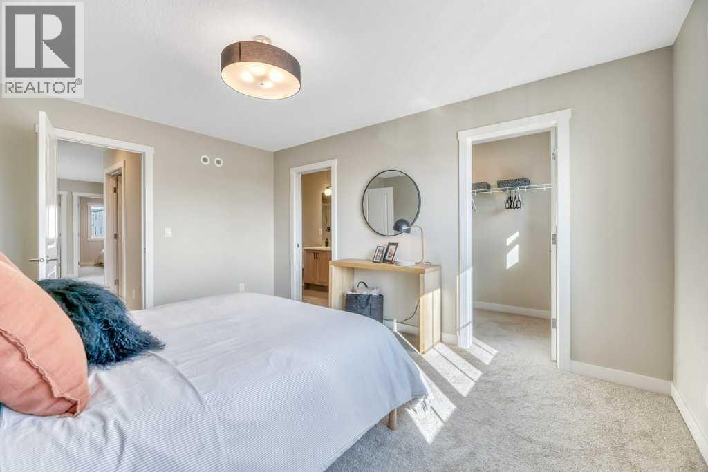 212 Edgefield Bay