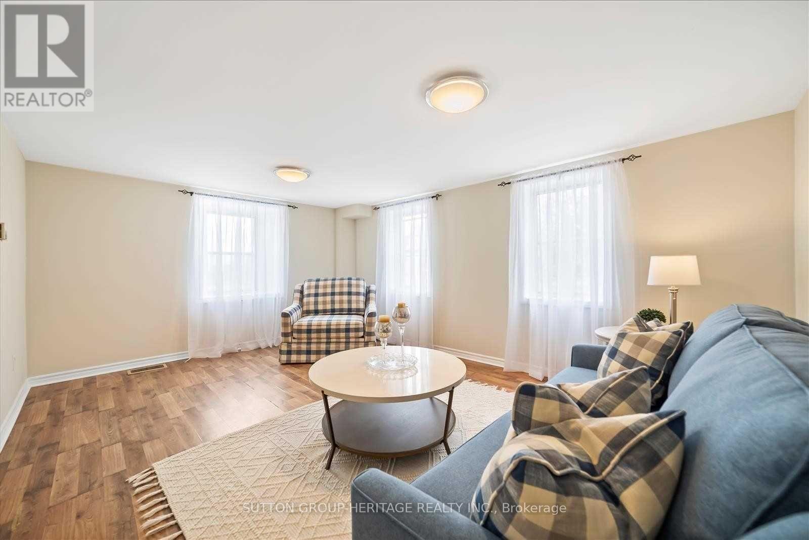 1612 Dufferin Street, Whitby, Ontario  L1N 1B2 - Photo 5 - E13638788