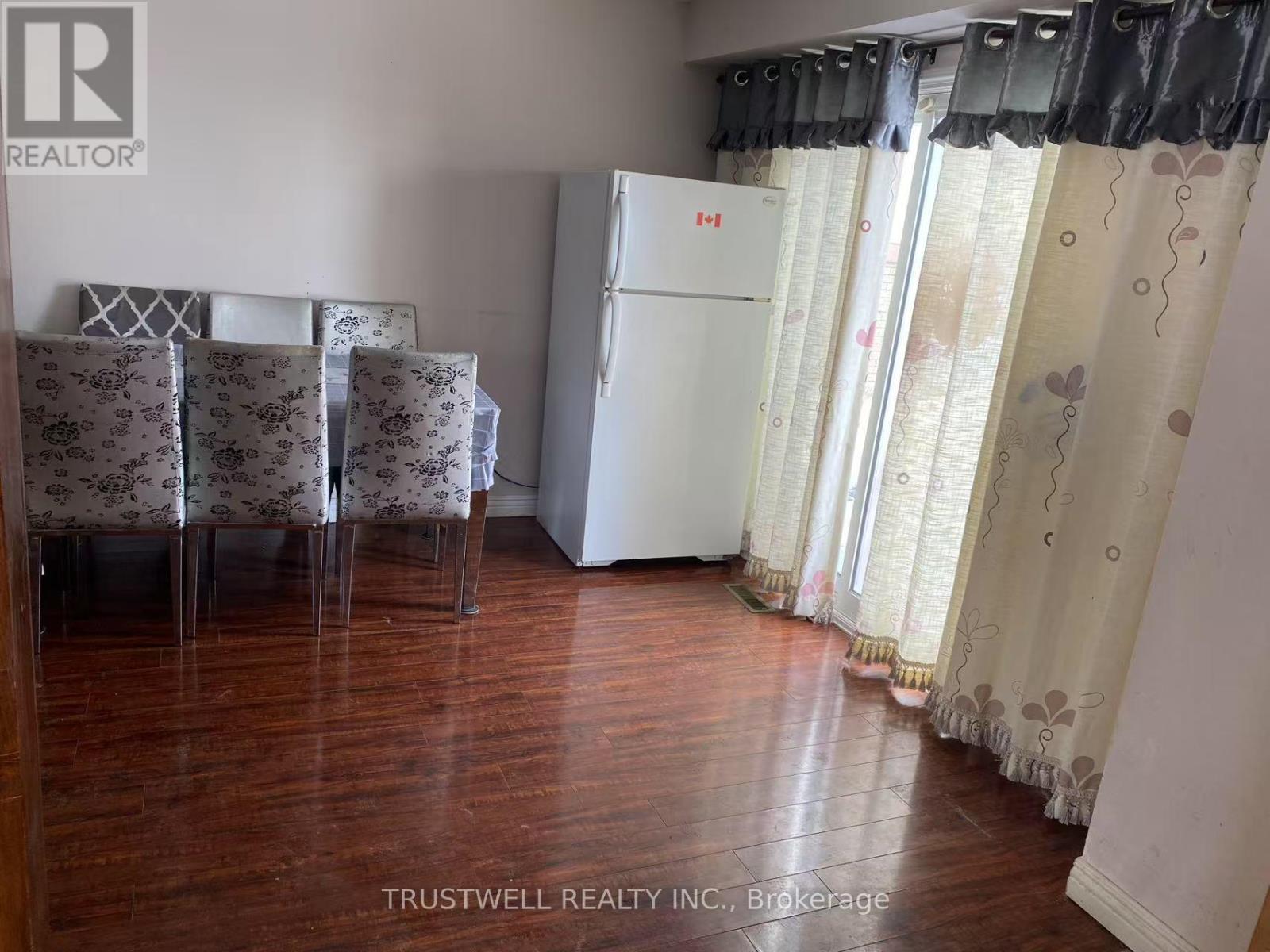 9 Whistling Hills Drive, Toronto, Ontario  M1V 2B6 - Photo 2 - E13808604