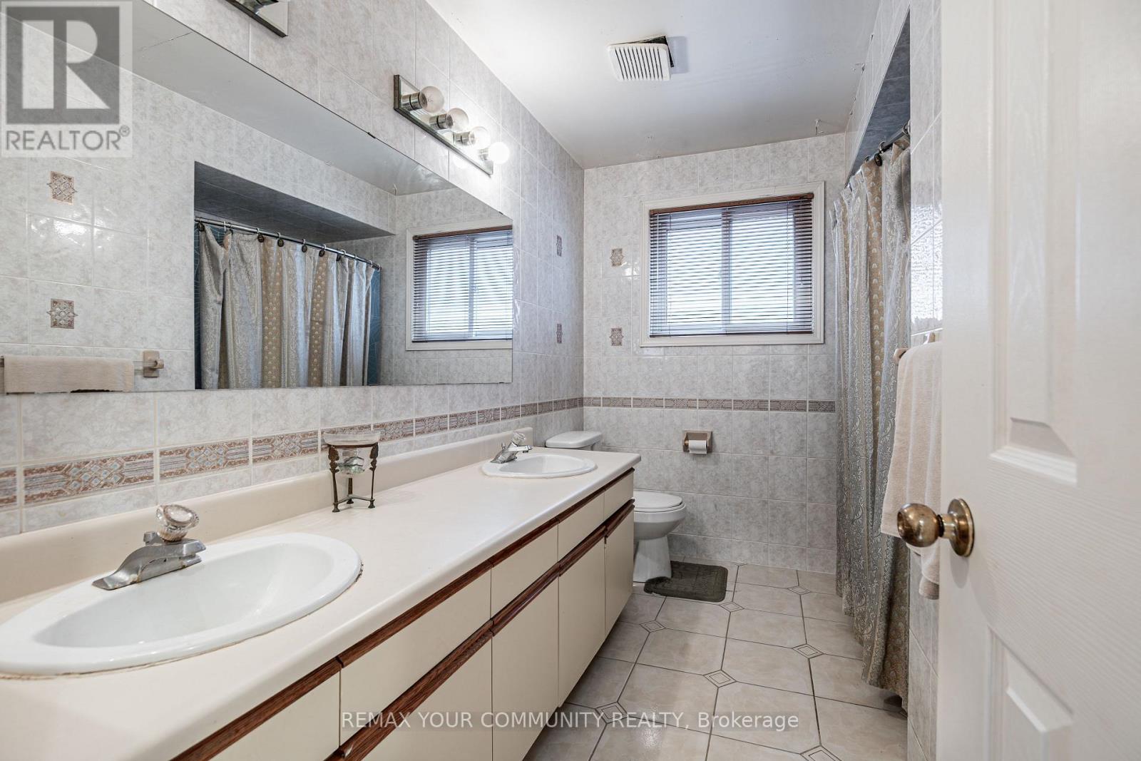 1801 Forestview Drive, Pickering, Ontario L1V 5V2 - Photo 17 - E13804086