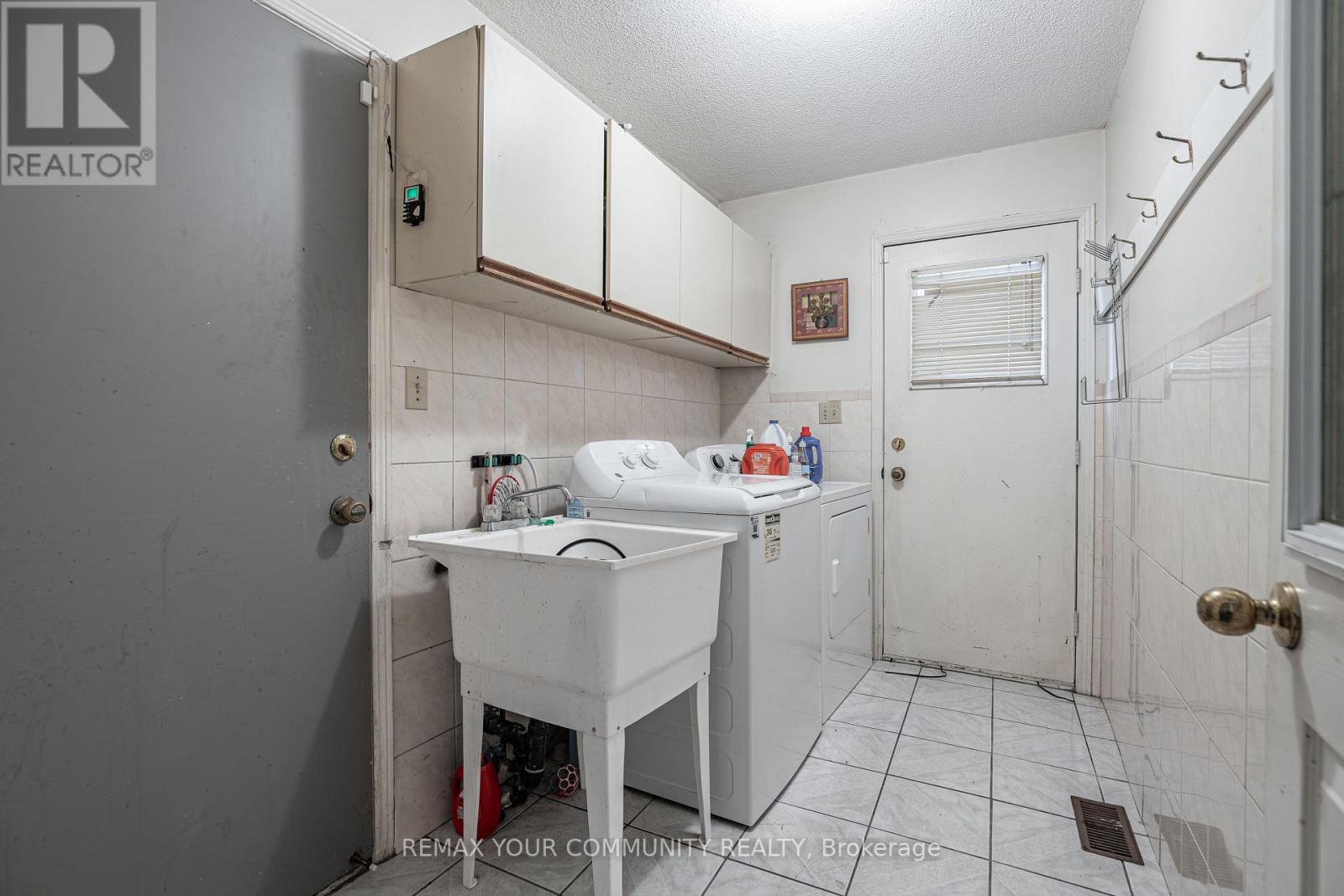 1801 Forestview Drive, Pickering, Ontario L1V 5V2 - Photo 19 - E13804086