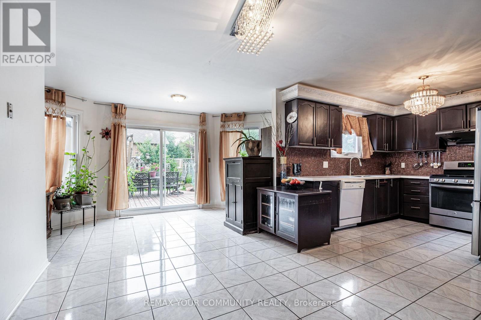 1801 Forestview Drive, Pickering, Ontario L1V 5V2 - Photo 8 - E13804086