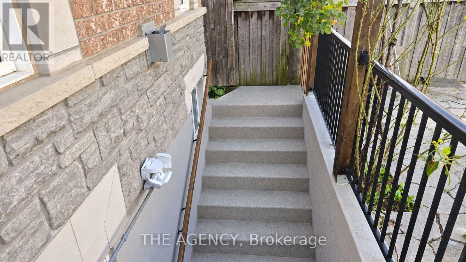 120 Valley Vista Drive, Vaughan, Ontario L6A 0Z3 - Photo 2 - N13808612