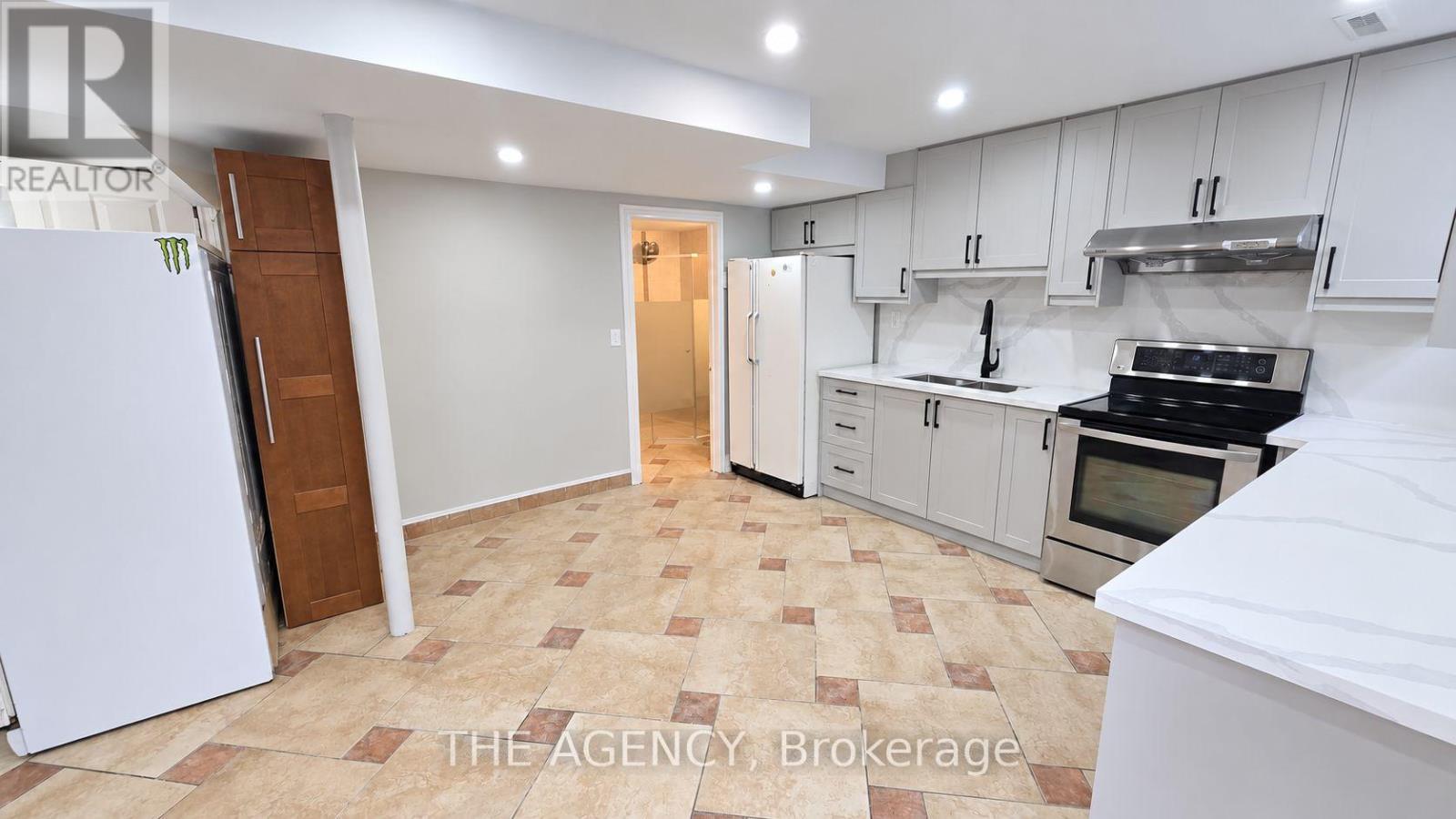 120 Valley Vista Drive, Vaughan, Ontario L6A 0Z3 - Photo 3 - N13808612