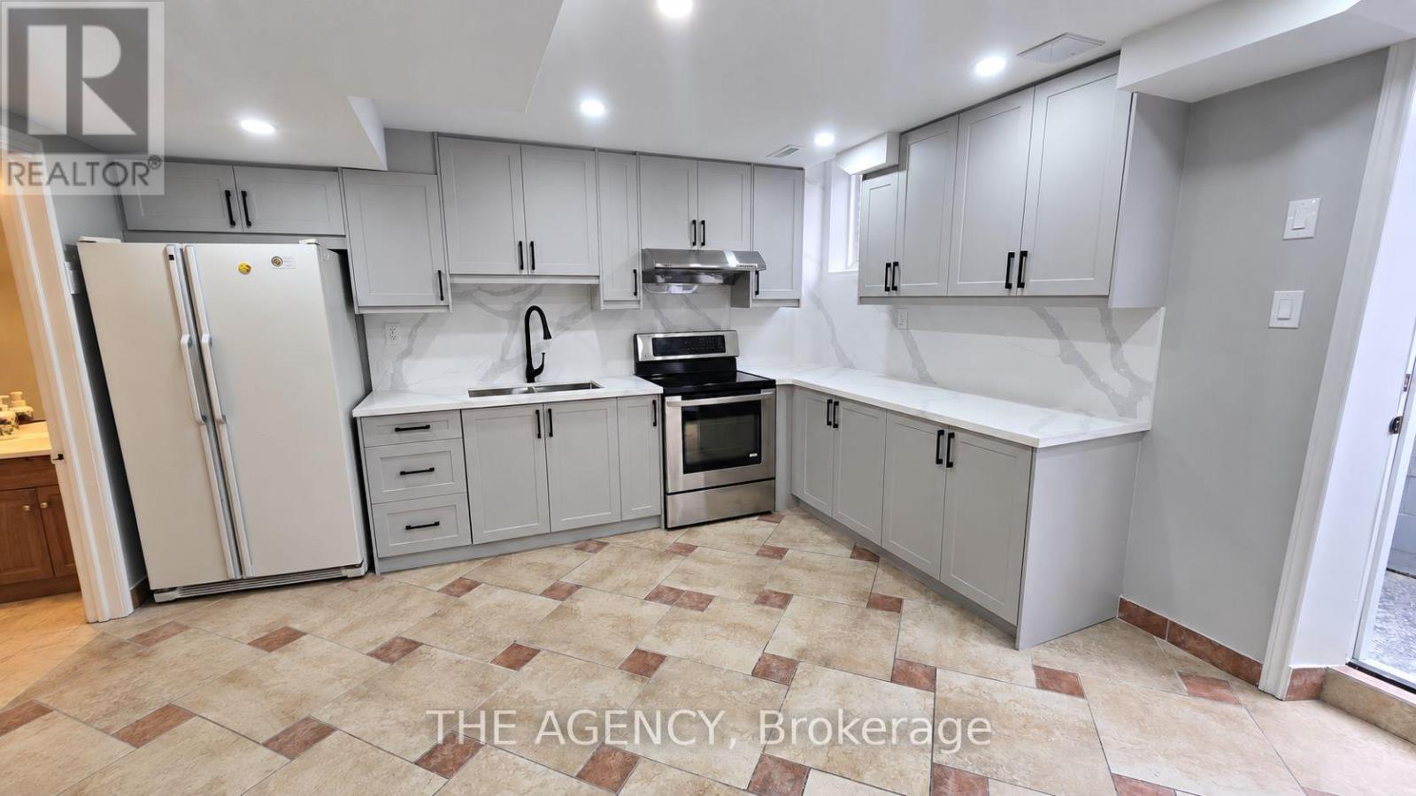 120 Valley Vista Drive, Vaughan, Ontario L6A 0Z3 - Photo 4 - N13808612