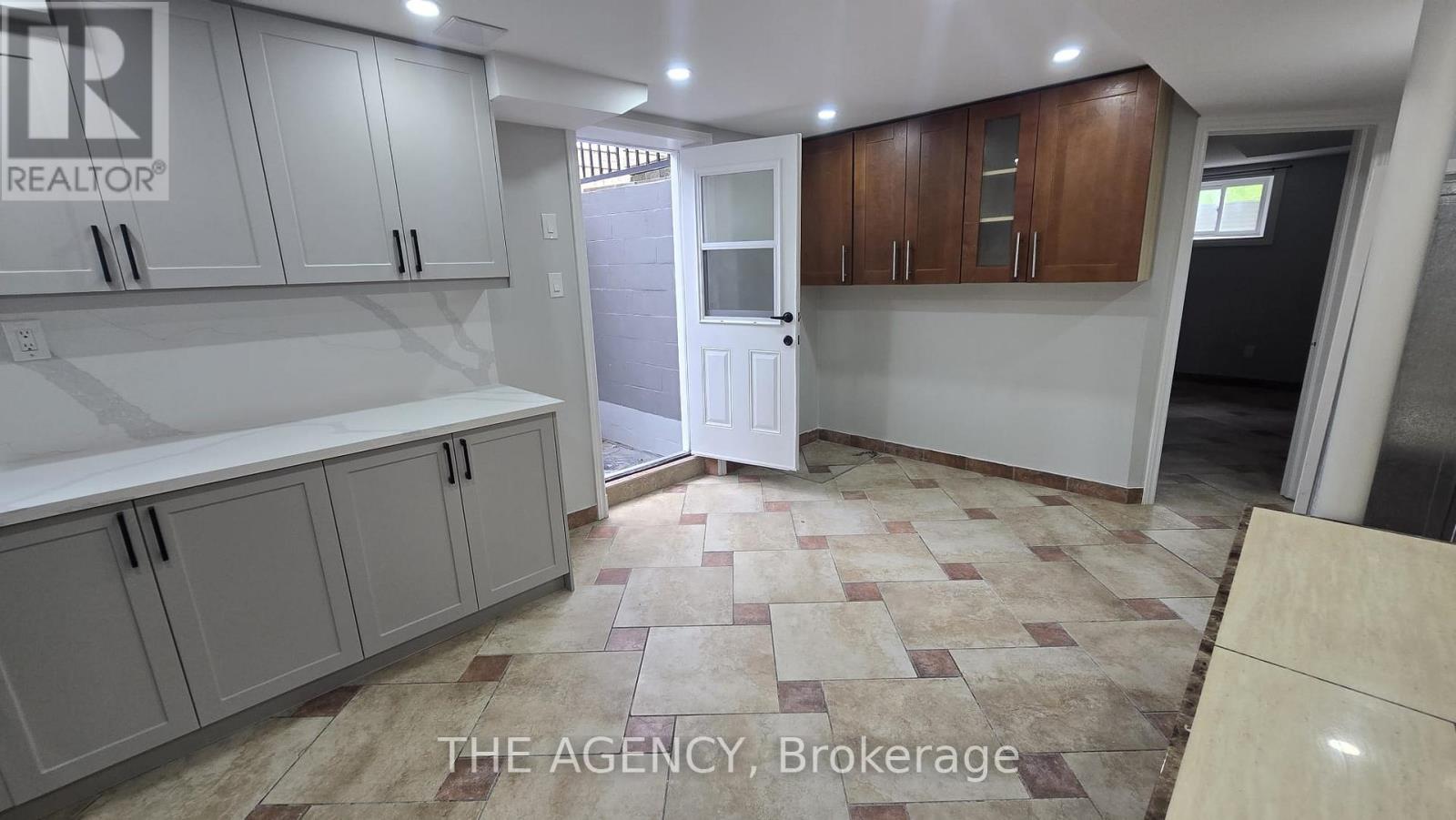 120 Valley Vista Drive, Vaughan, Ontario L6A 0Z3 - Photo 5 - N13808612