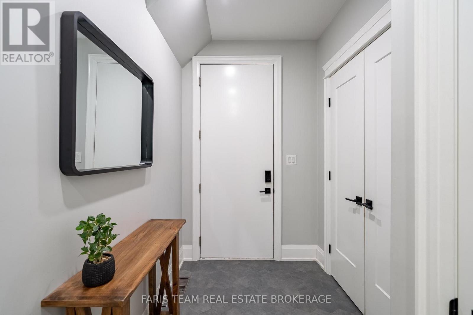 56 Marni Lane, Springwater, Ontario  L0L 2K0 - Photo 31 - S13808694