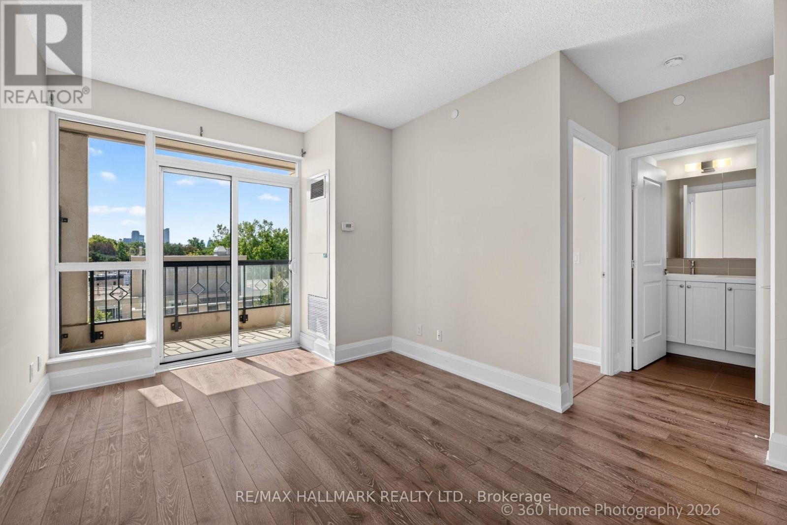 711 - 2 Old Mill Drive, Toronto, Ontario  M6S 0A2 - Photo 13 - W13656298