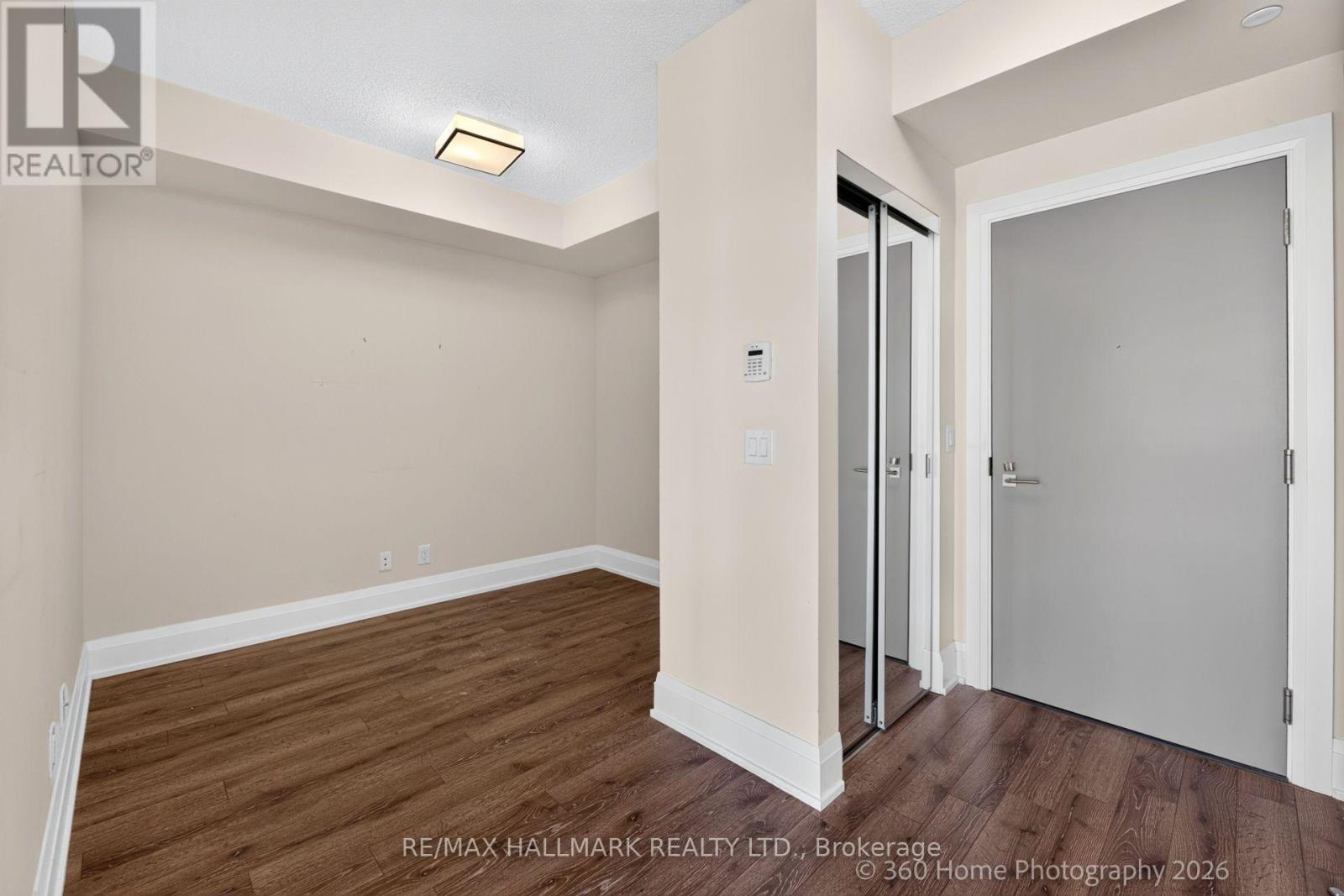 711 - 2 Old Mill Drive, Toronto, Ontario  M6S 0A2 - Photo 7 - W13656298