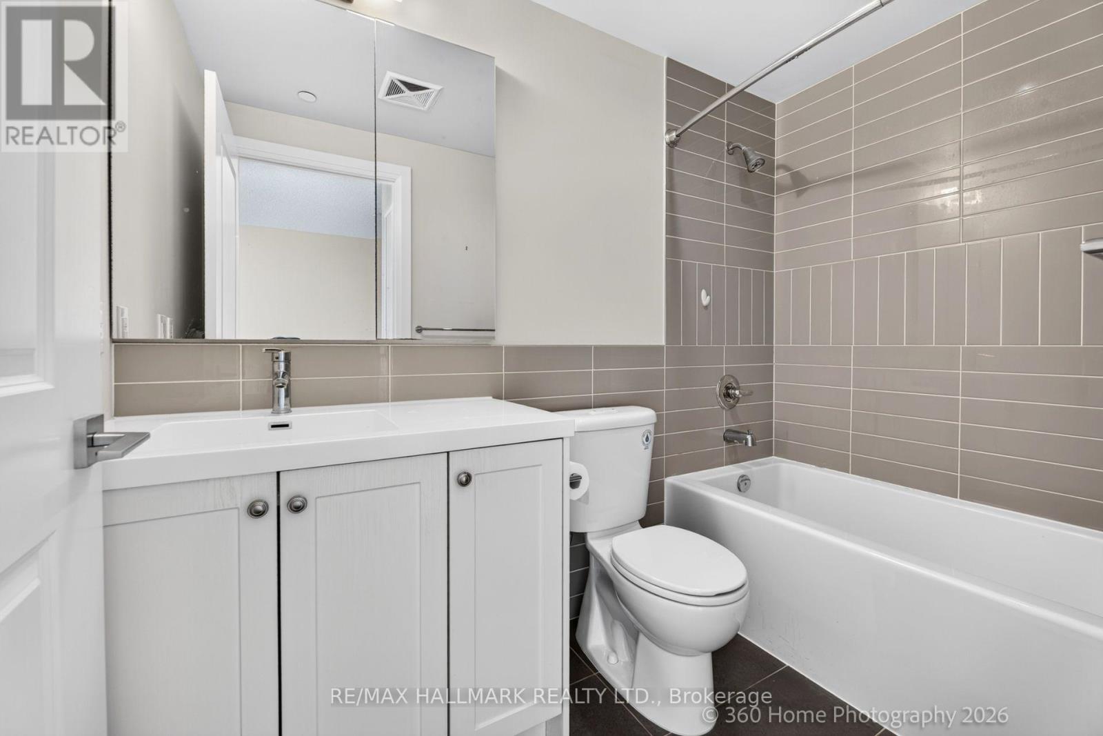 711 - 2 Old Mill Drive, Toronto, Ontario  M6S 0A2 - Photo 19 - W13656298