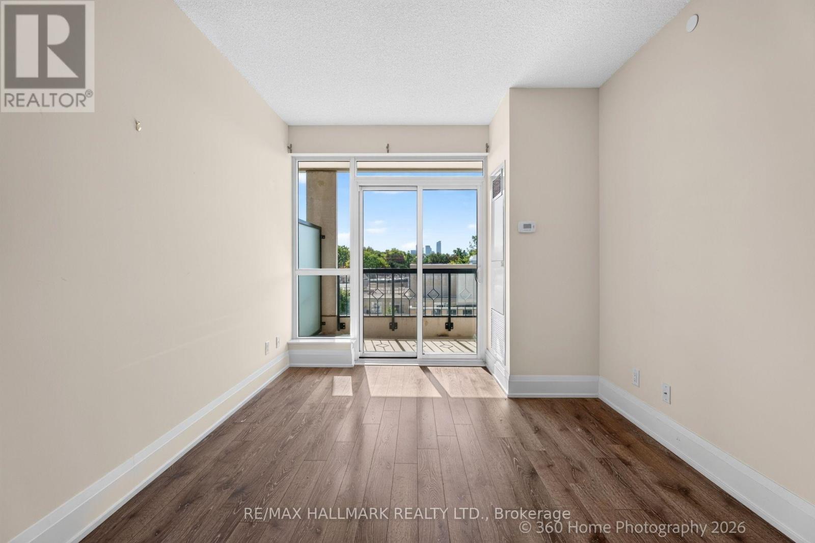 711 - 2 Old Mill Drive, Toronto, Ontario  M6S 0A2 - Photo 14 - W13656298
