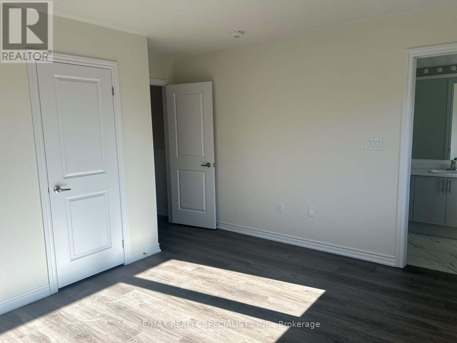 67 Watts Mews, Kawartha Lakes, Ontario  K9V 5Z5 - Photo 12 - X13808602
