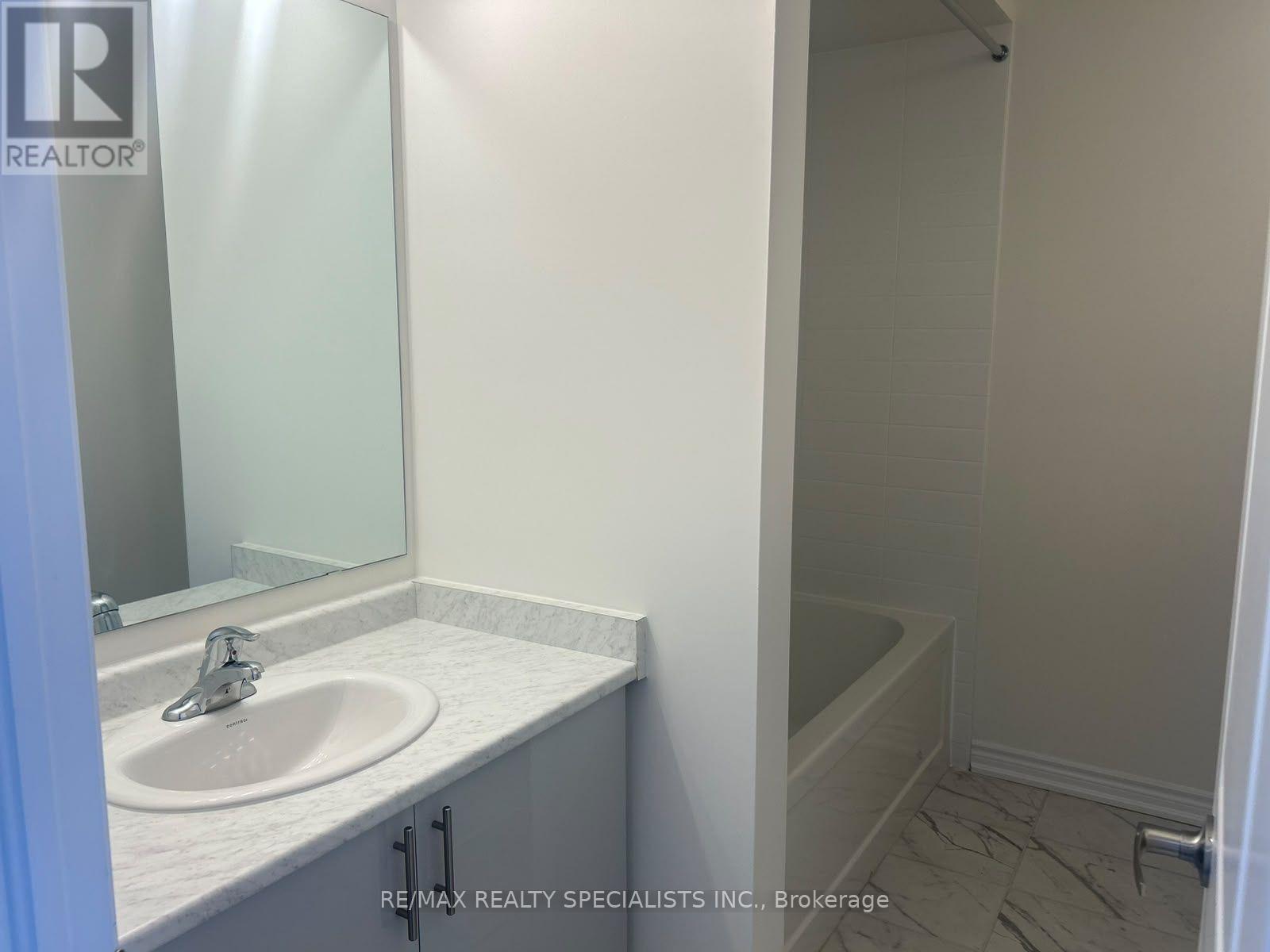67 Watts Mews, Kawartha Lakes, Ontario  K9V 5Z5 - Photo 16 - X13808602