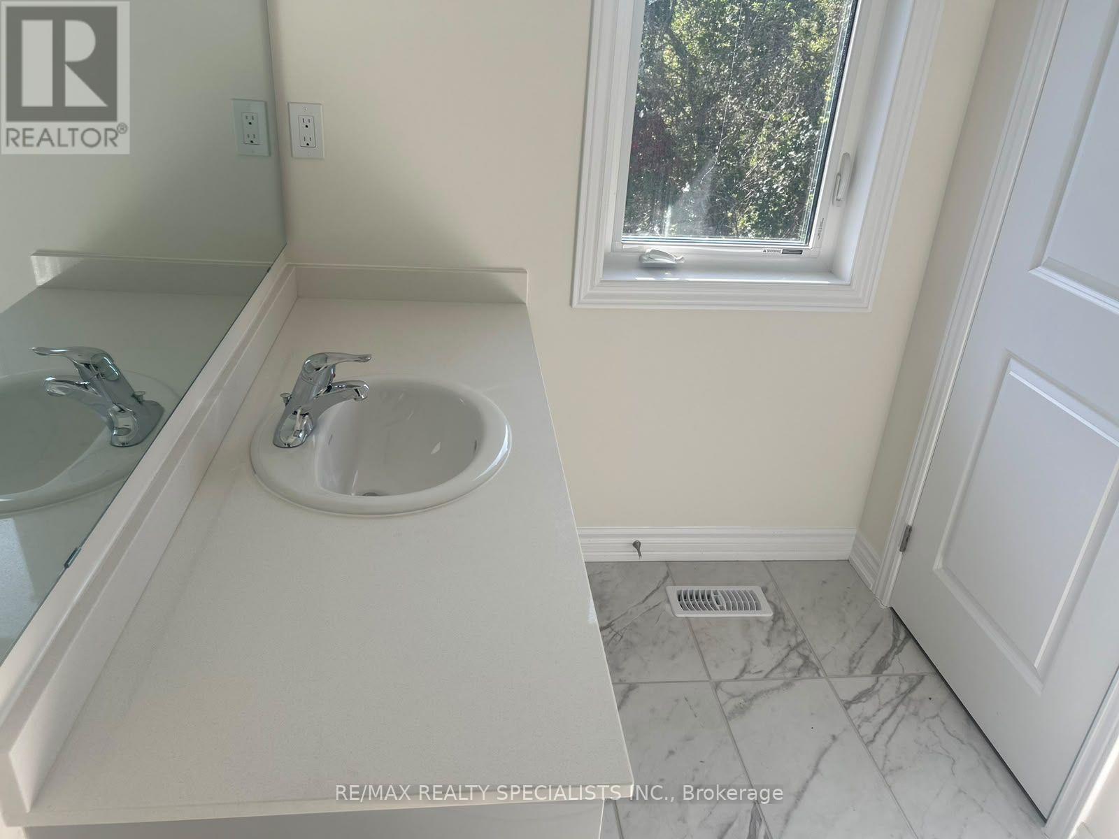 67 Watts Mews, Kawartha Lakes, Ontario  K9V 5Z5 - Photo 17 - X13808602