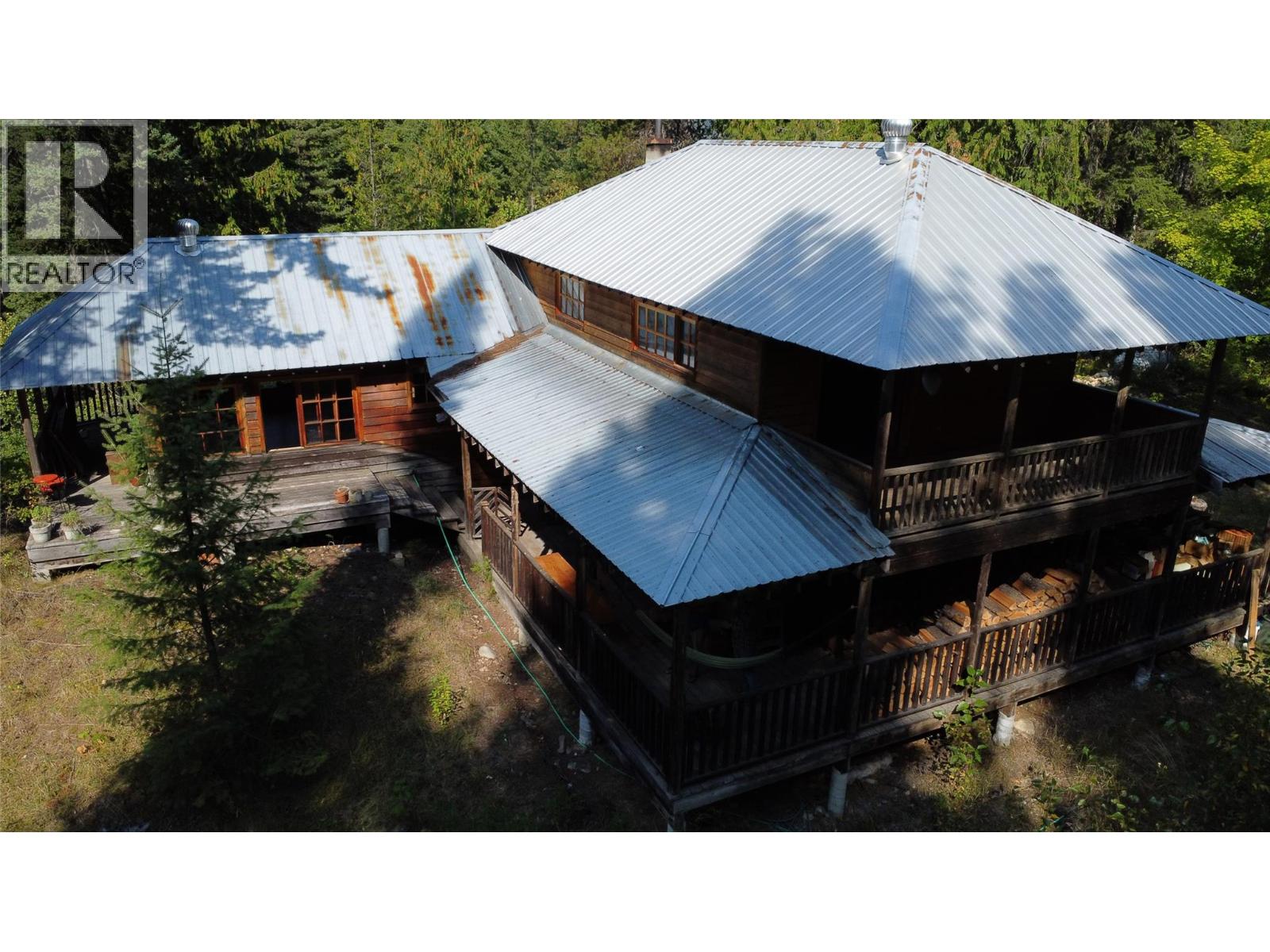 7467 St Thomas Road, Winlaw, British Columbia  V0G 2J0 - Photo 2 - 10361215