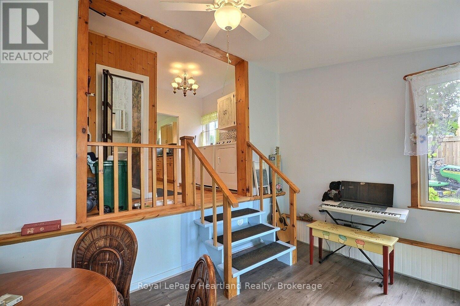 32 Rattenbury Street W, Central Huron (Clinton), Ontario  N0M 1L0 - Photo 24 - X13804334