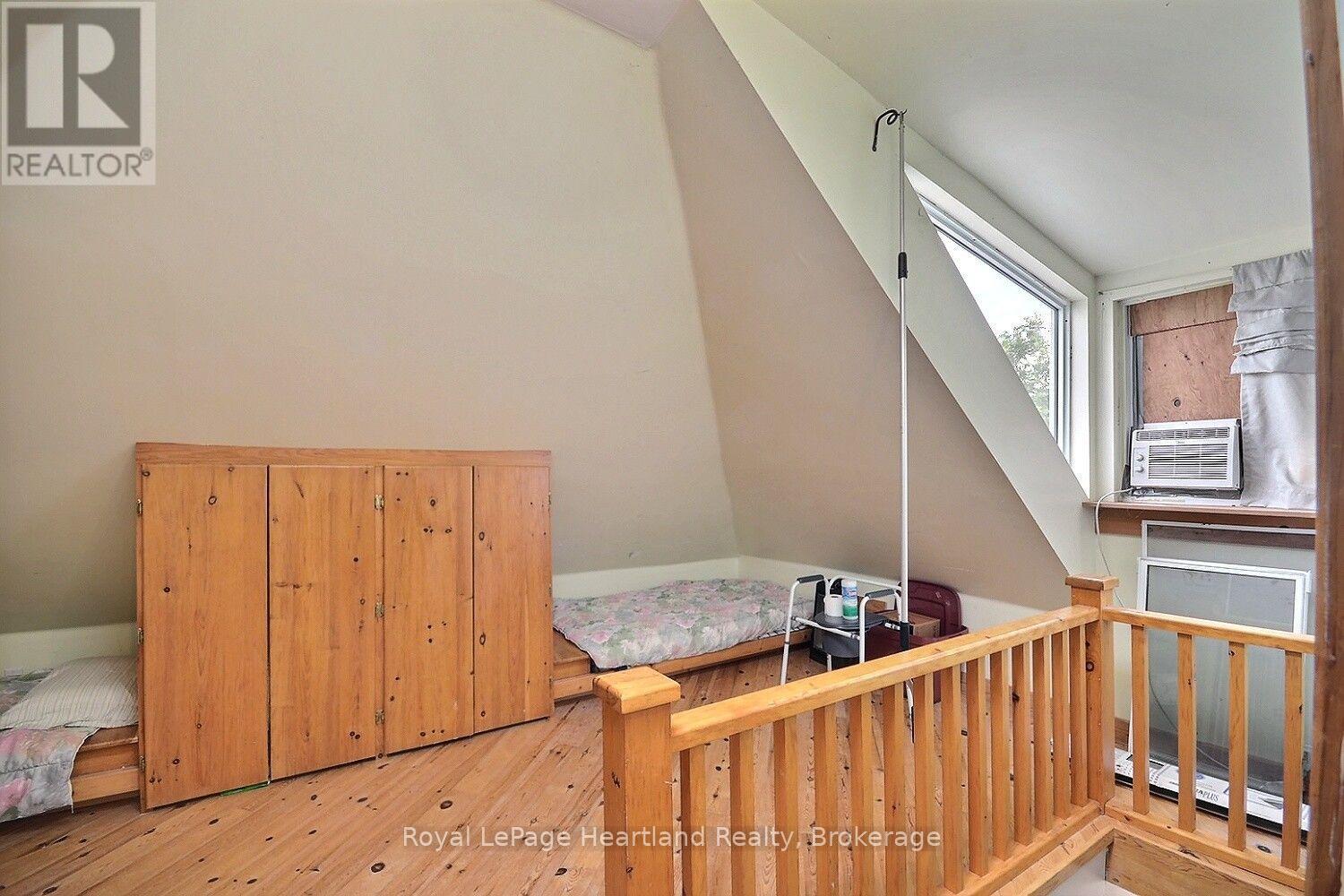 32 Rattenbury Street W, Central Huron (Clinton), Ontario  N0M 1L0 - Photo 15 - X13804334