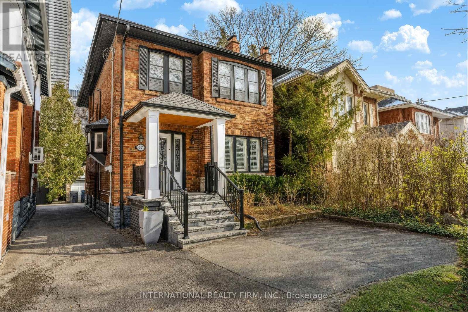 47 Maxwell Avenue, Toronto, Ontario  M5P 2B4 - Photo 1 - C13796862