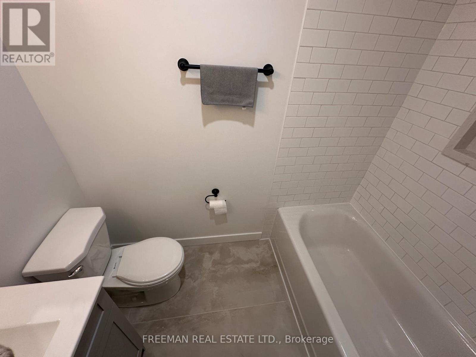 2ND FLOOR - 1029 GERRARD STREET photo 10
