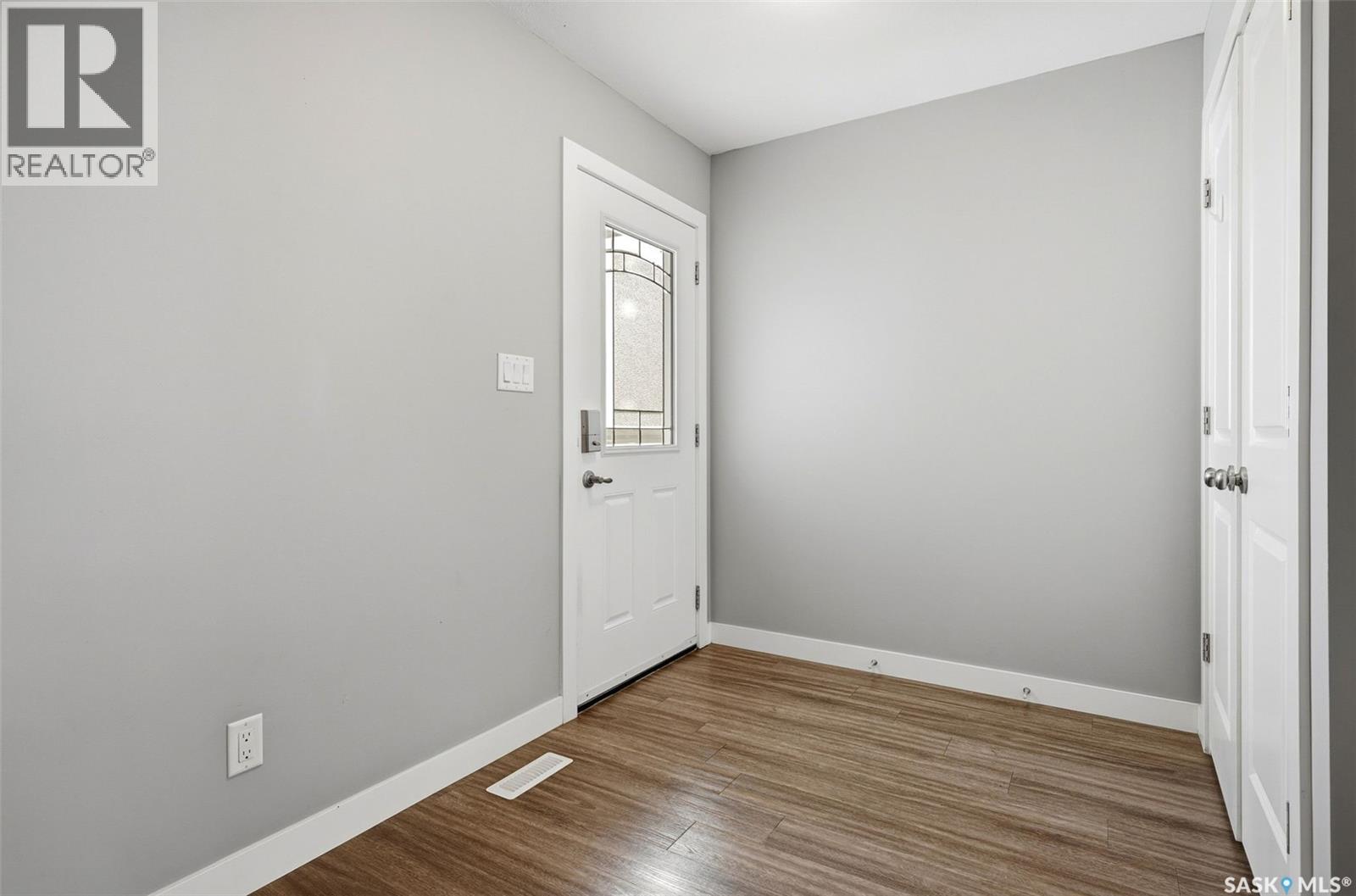 8933 Kestral Drive, Regina, Saskatchewan  S4Y 0C2 - Photo 3 - SK048950