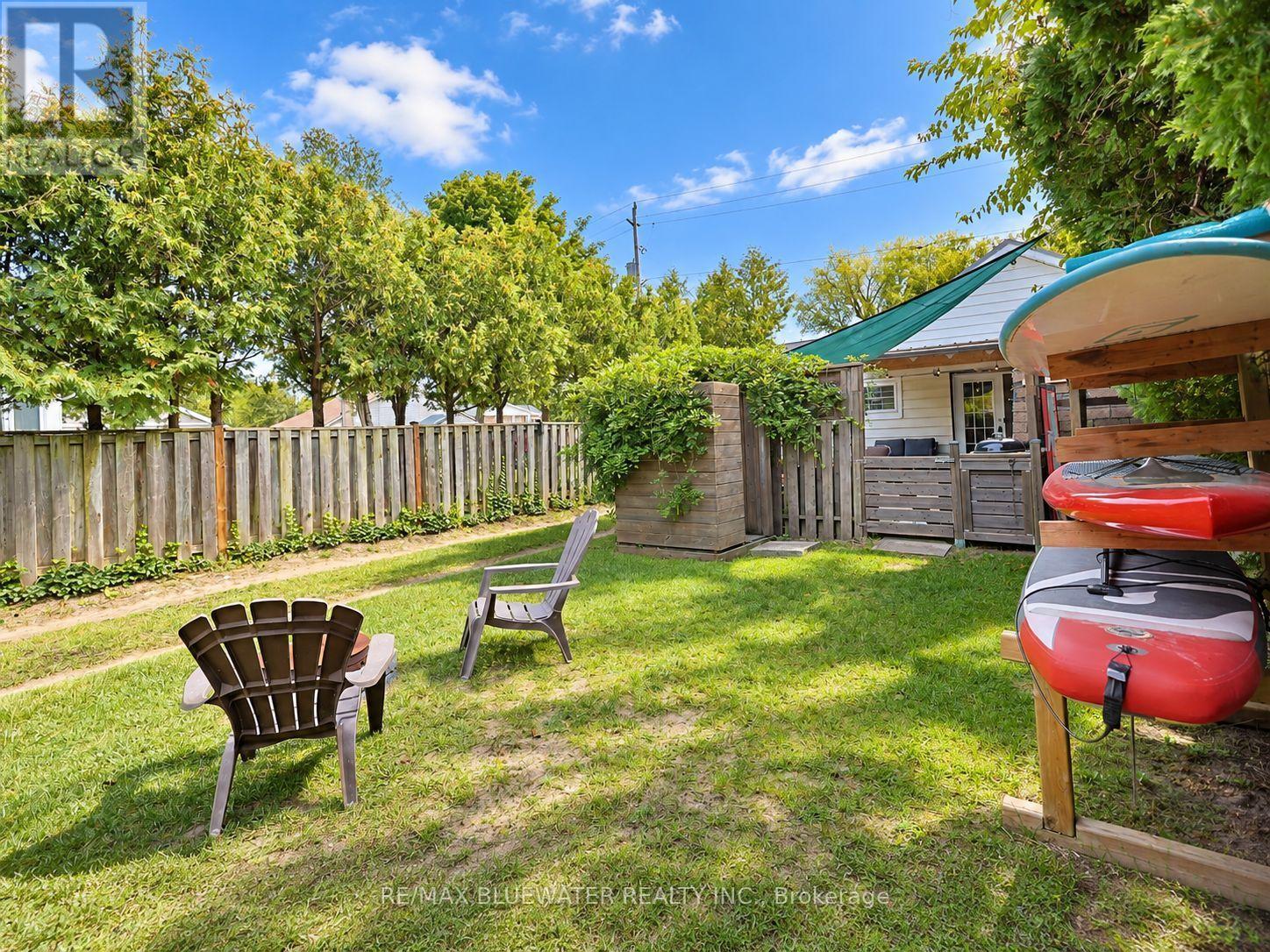 6379 West Parkway Drive, Lambton Shores, Ontario  N0N 1J0 - Photo 12 - X13808710