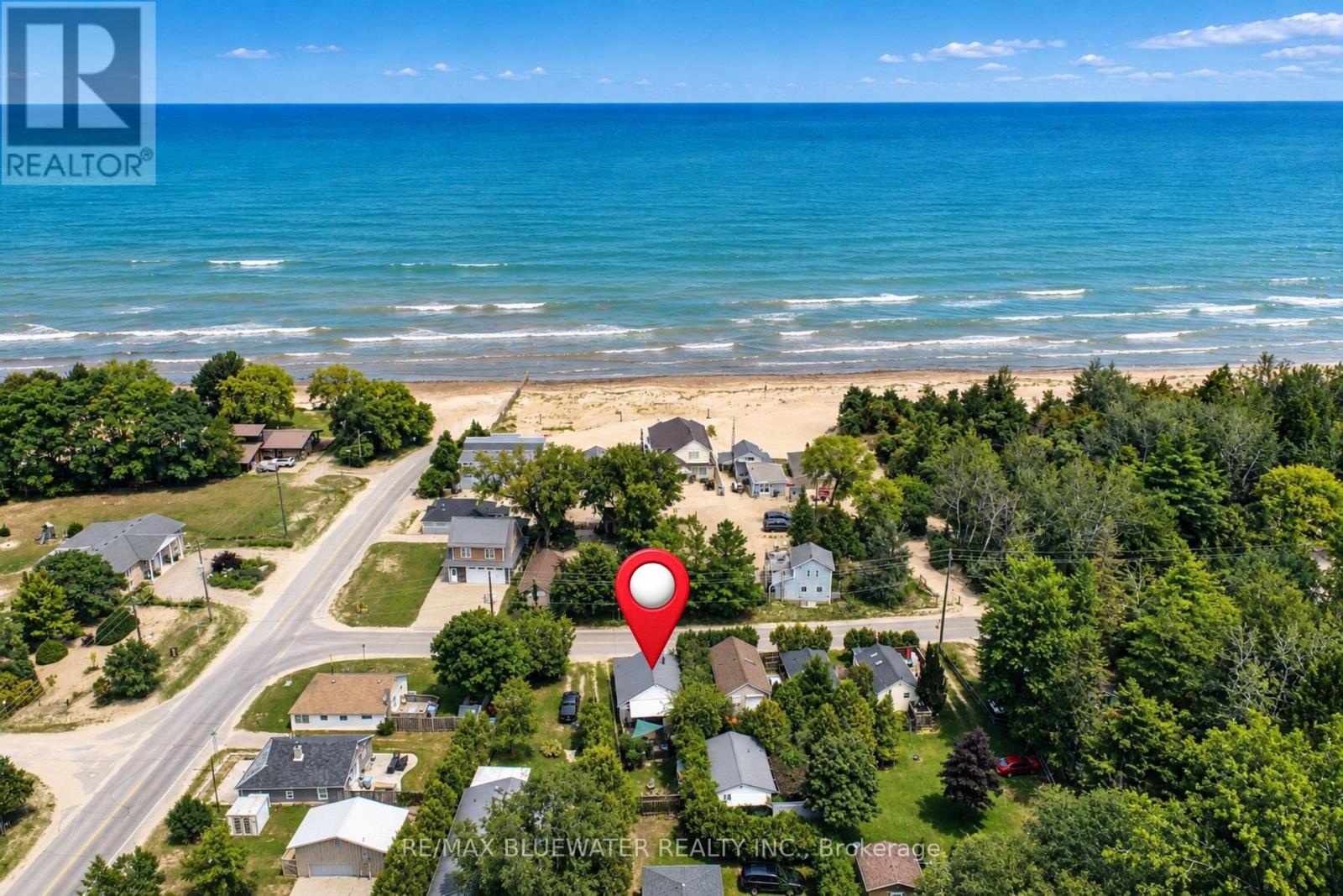 6379 West Parkway Drive, Lambton Shores, Ontario  N0N 1J0 - Photo 2 - X13808710