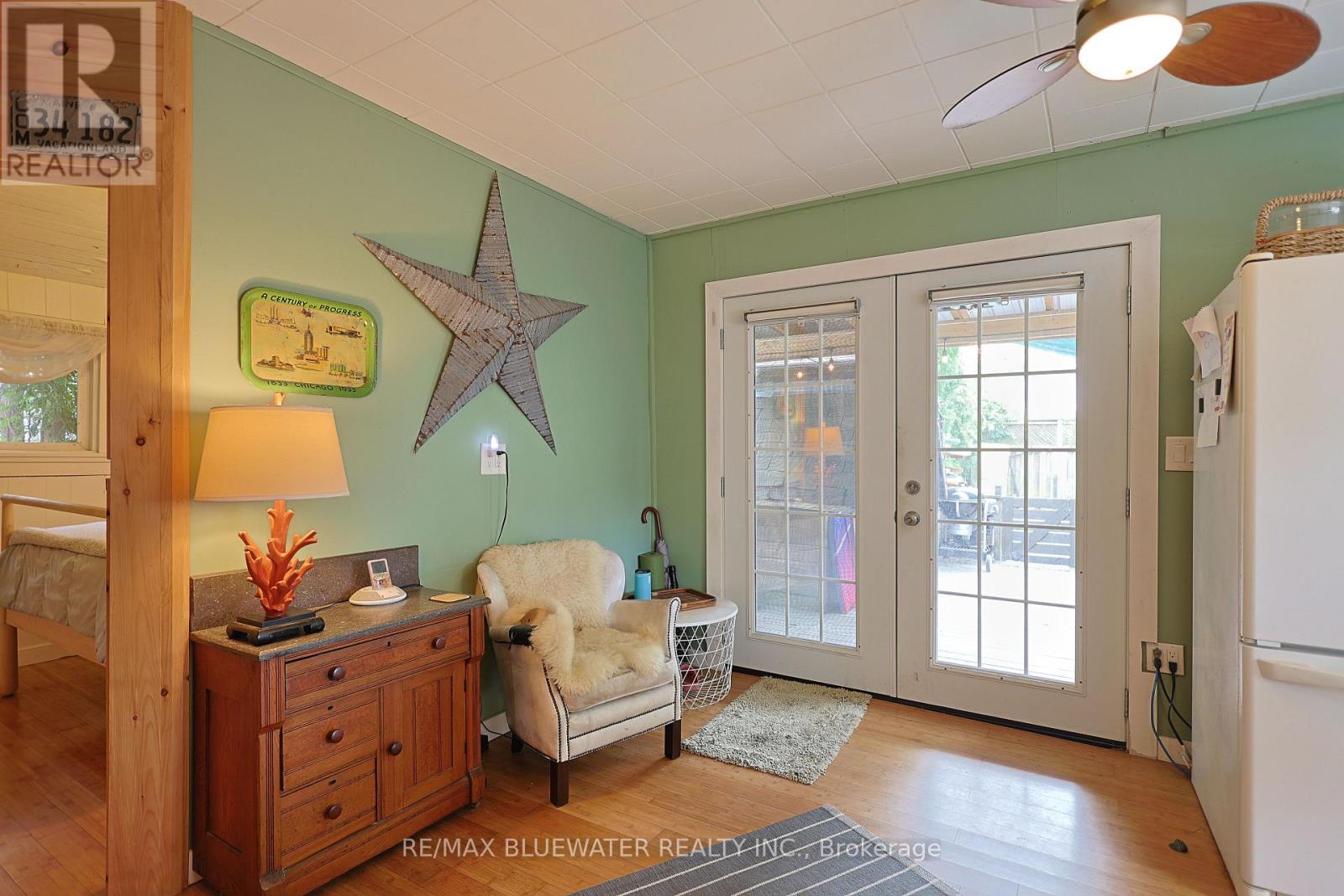 6379 West Parkway Drive, Lambton Shores, Ontario  N0N 1J0 - Photo 20 - X13808710