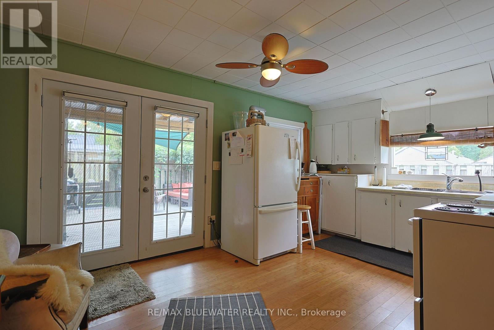 6379 West Parkway Drive, Lambton Shores, Ontario  N0N 1J0 - Photo 21 - X13808710