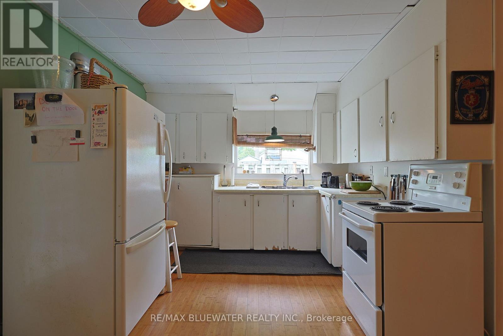 6379 West Parkway Drive, Lambton Shores, Ontario  N0N 1J0 - Photo 22 - X13808710