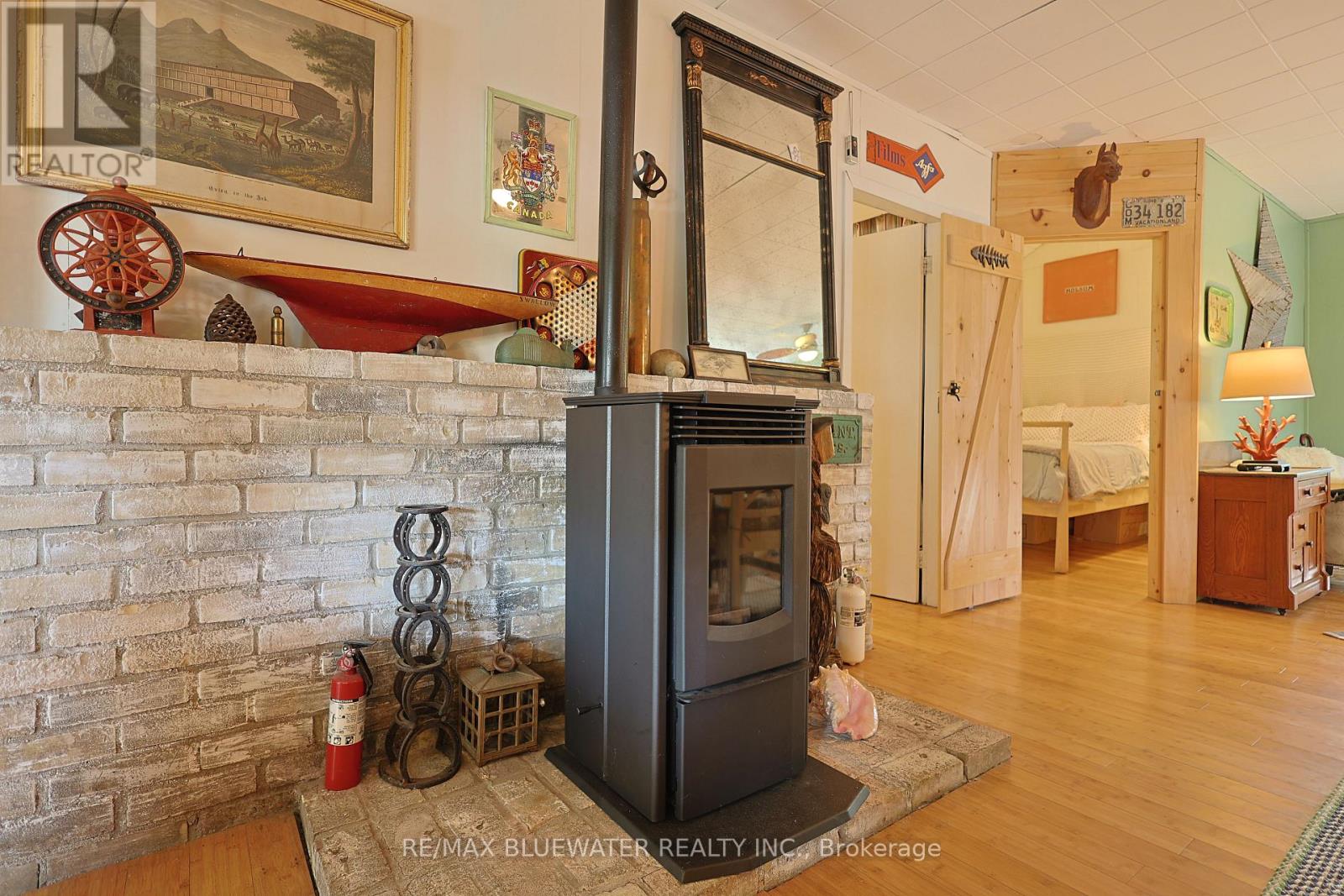 6379 West Parkway Drive, Lambton Shores, Ontario  N0N 1J0 - Photo 26 - X13808710