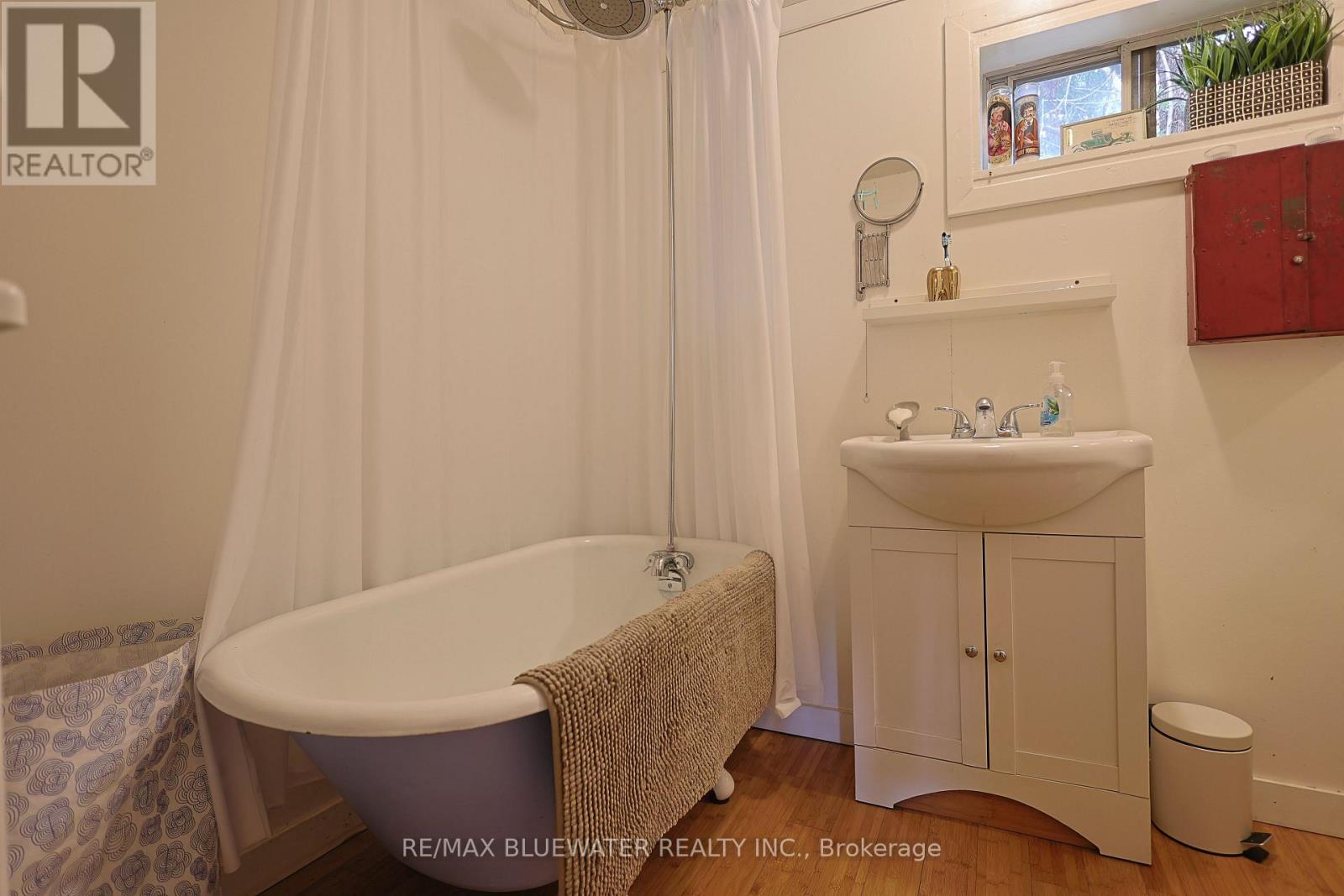 6379 West Parkway Drive, Lambton Shores, Ontario  N0N 1J0 - Photo 38 - X13808710