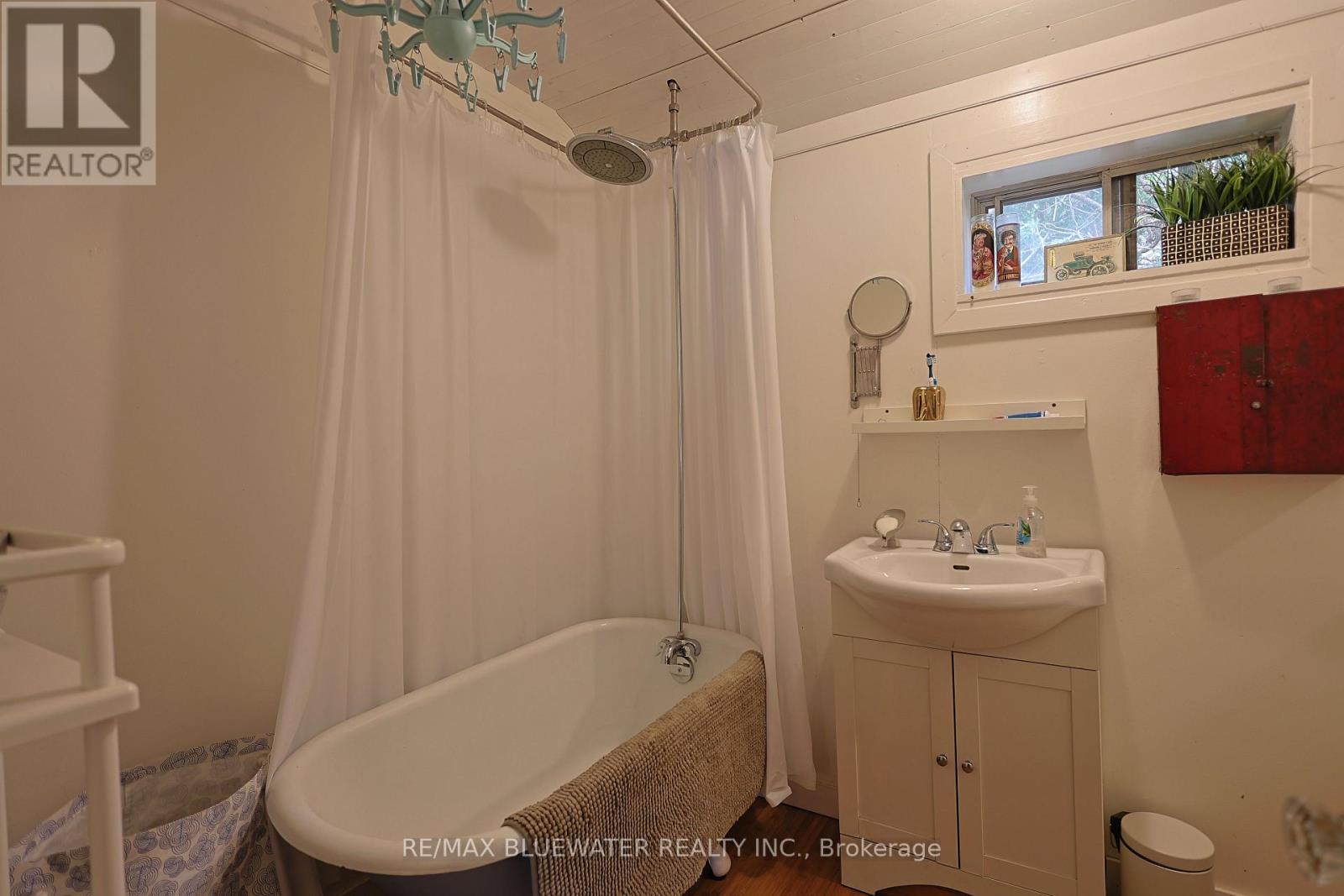6379 West Parkway Drive, Lambton Shores, Ontario  N0N 1J0 - Photo 43 - X13808710
