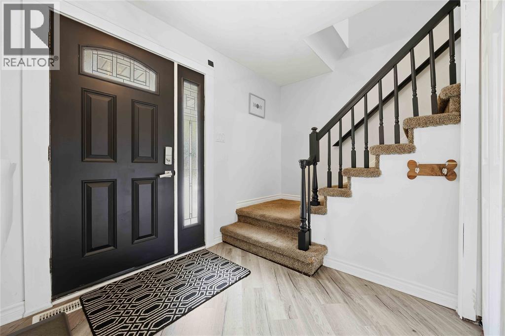 1006 SALISBURY STREET Sarnia Ontario Canada N7S4N7 4