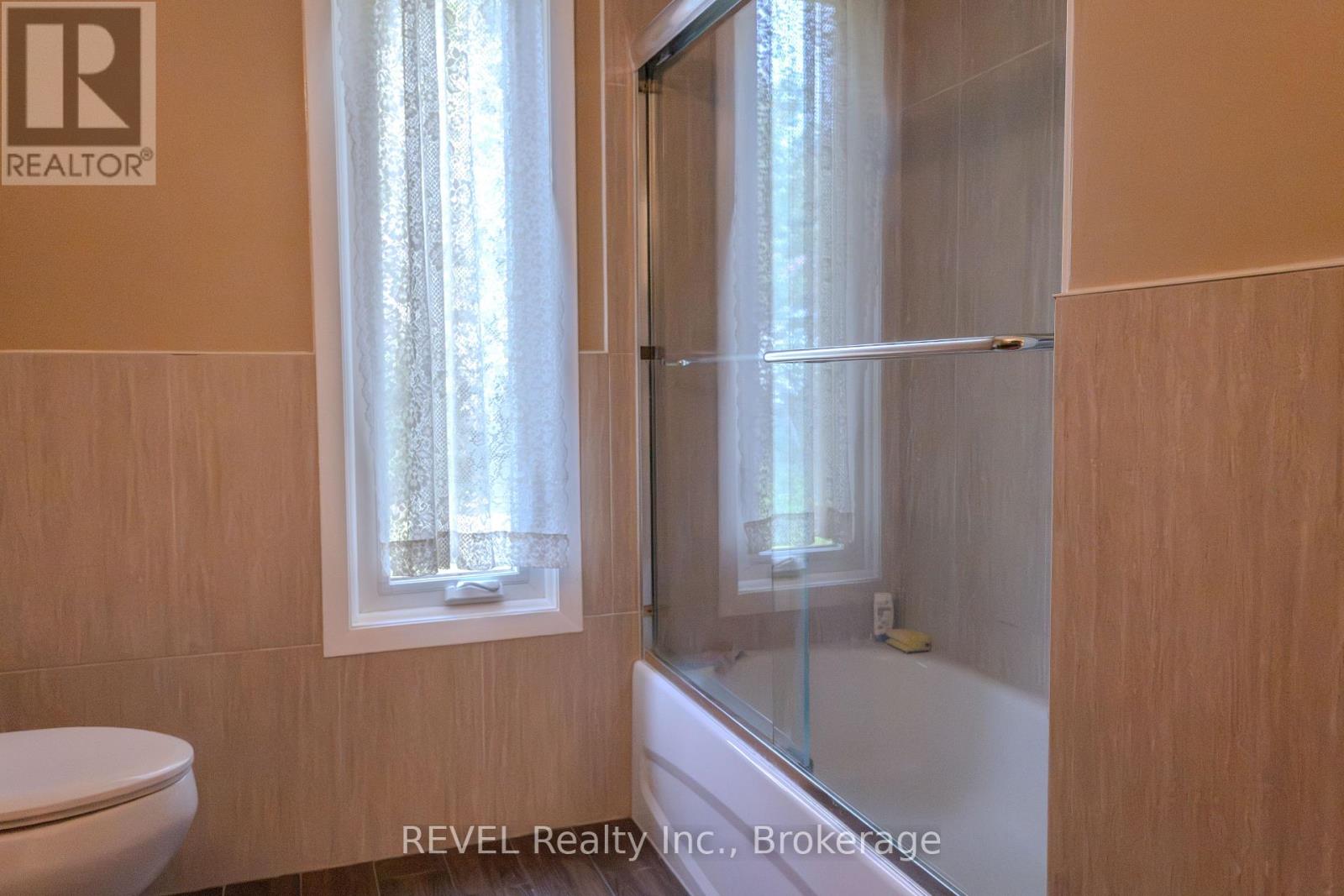 7285 Rolling Acres Crescent, Niagara Falls, Ontario  L2J 1E5 - Photo 33 - X13808726