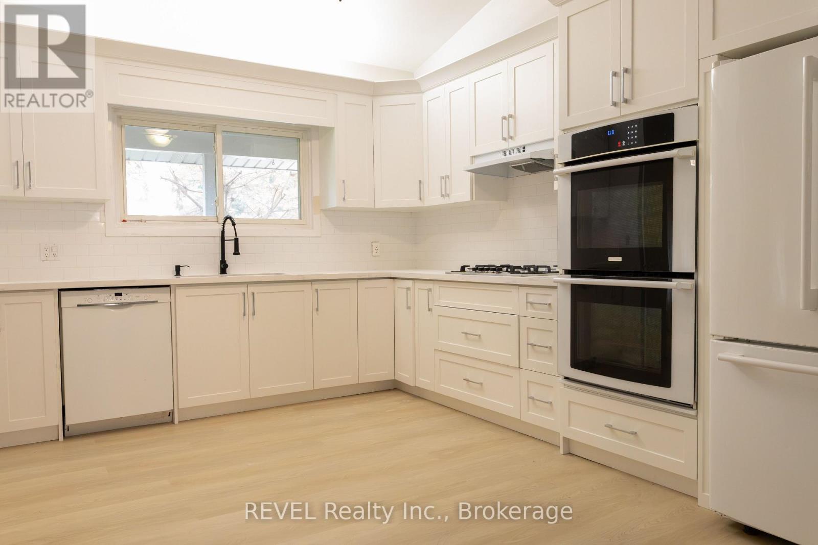 7285 Rolling Acres Crescent, Niagara Falls, Ontario  L2J 1E5 - Photo 9 - X13808726