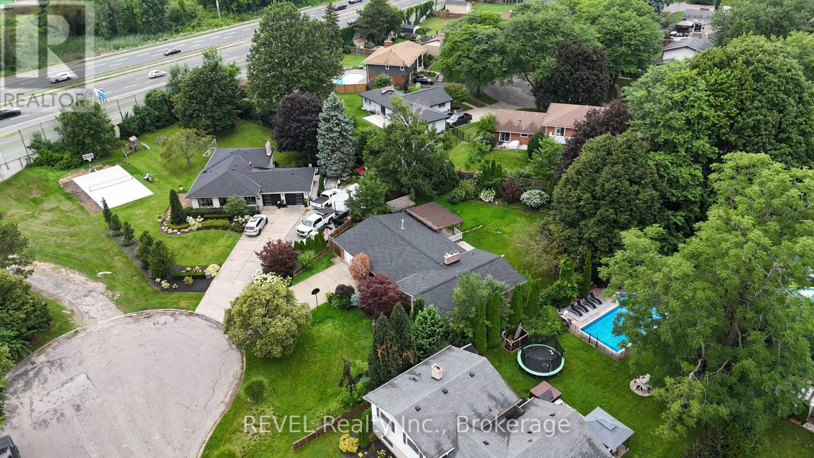 7285 Rolling Acres Crescent, Niagara Falls, Ontario  L2J 1E5 - Photo 4 - X13808746