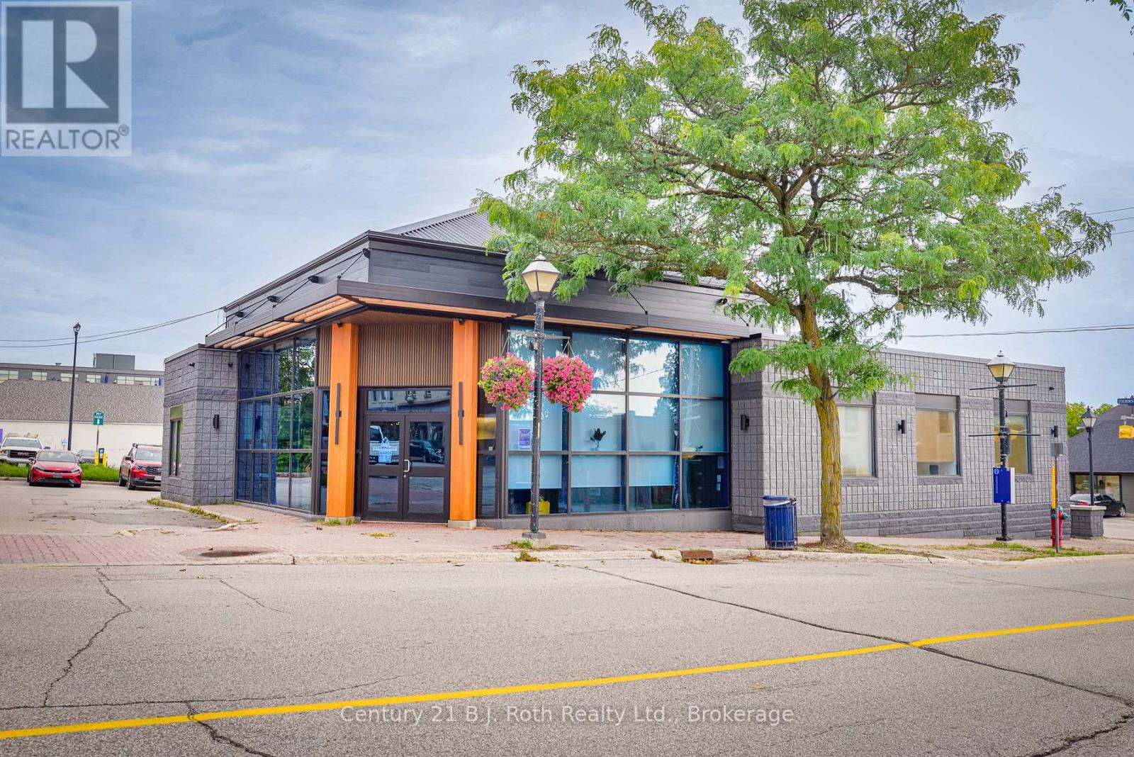40 PETER STREET S, orillia, Ontario