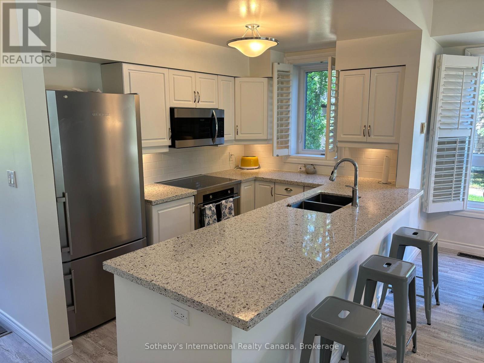 670 Johnston Park Avenue, Collingwood, Ontario  L9Y 5C7 - Photo 2 - S13808922