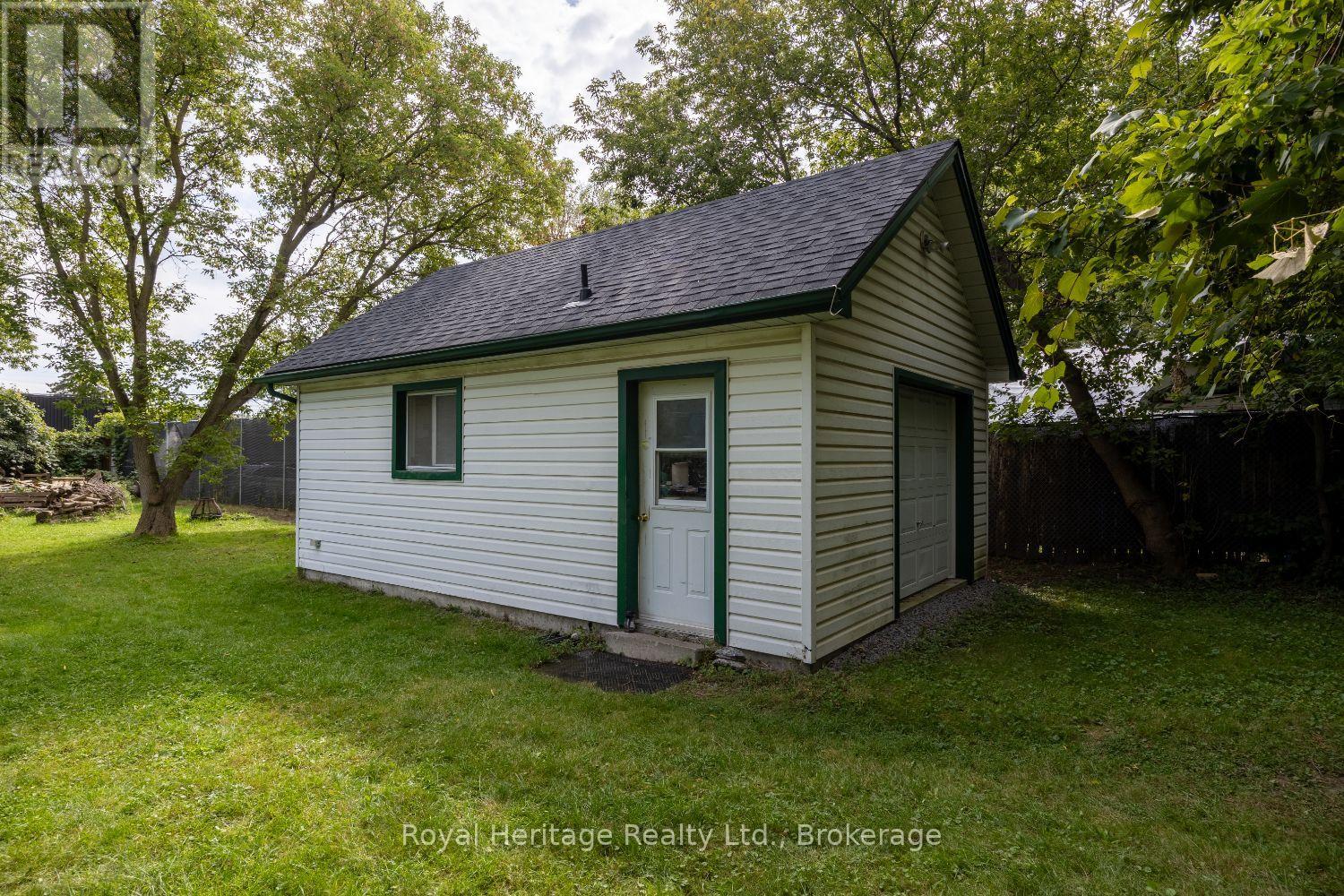 207 Valencia Road, Oshawa, Ontario  L1J 1P2 - Photo 32 - E13808772