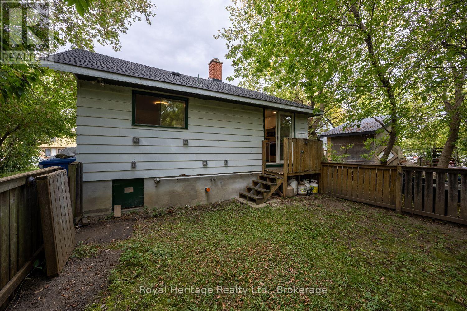 207 Valencia Road, Oshawa, Ontario  L1J 1P2 - Photo 40 - E13808772