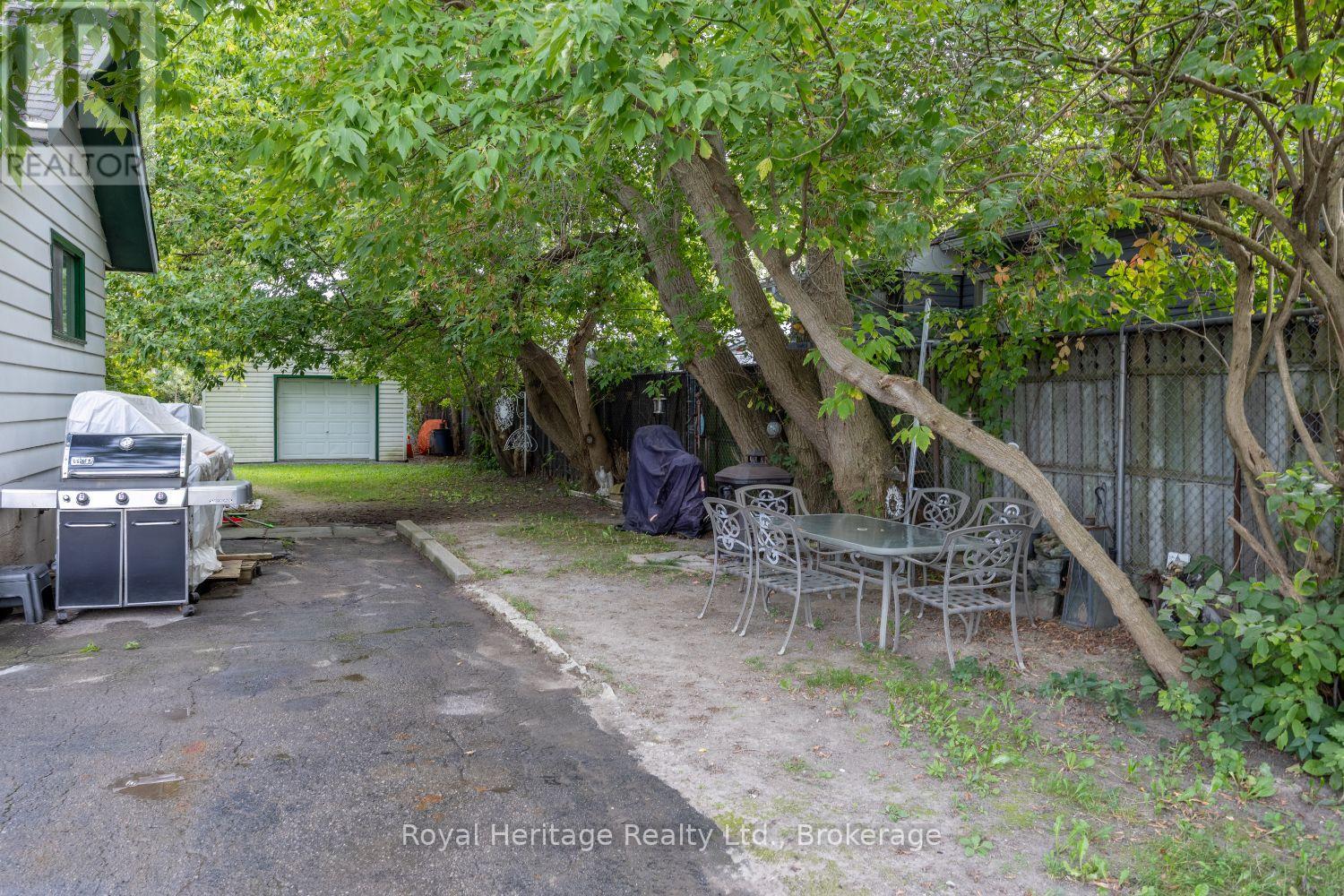 207 Valencia Road, Oshawa, Ontario  L1J 1P2 - Photo 43 - E13808772