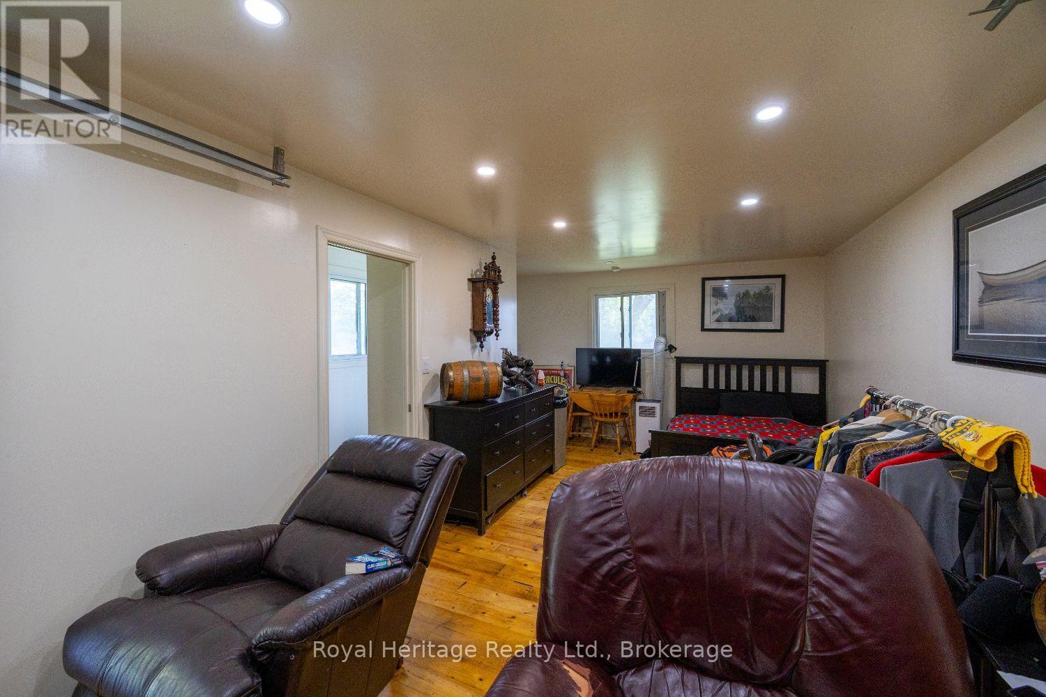 207 Valencia Road, Oshawa, Ontario  L1J 1P2 - Photo 35 - E13808814